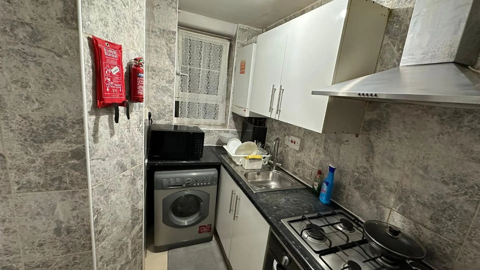 Beautiful Private Double Room In A Shared 3-Bedroom Apartment Minutes Walk From Bethnal Green London United Kingdom